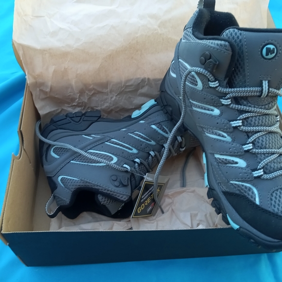 Merrell Women's Moab Hiking Boot - Picture 8 of 8